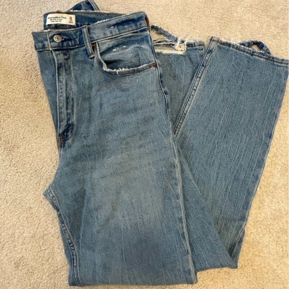 Abercrombie ultra high rise ankle straight jeans - size 30L